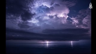 That's Amazing: Lightning Photograher