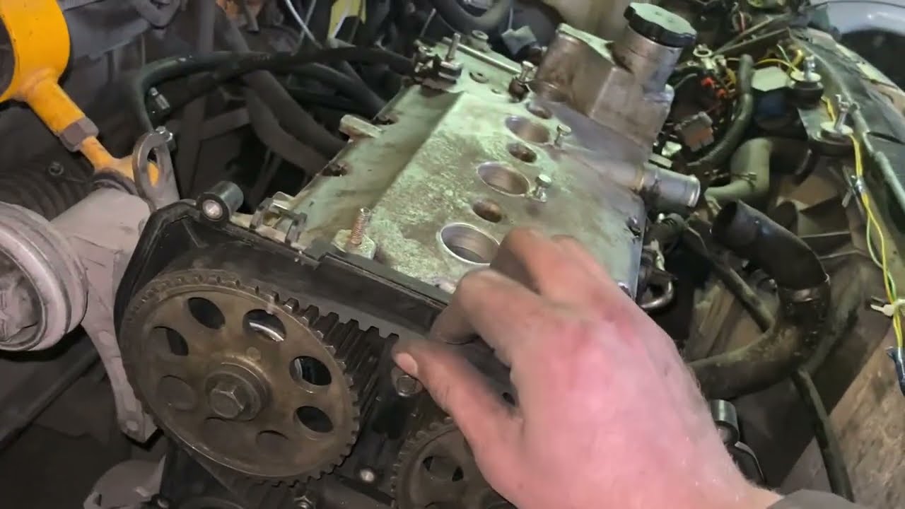 Ваз 2110 - ГБЦ. Мітки грм і масляний датчик - YouTube