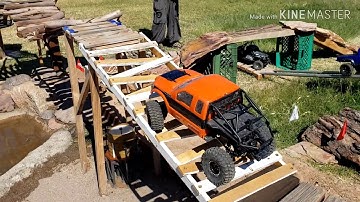 Killer Crawler Course w/ waterfall, rope bridge and tunnel!