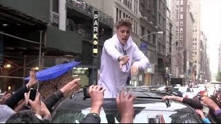 Bieber fans go wild overwhelming security | Splash News TV | Splash News TV