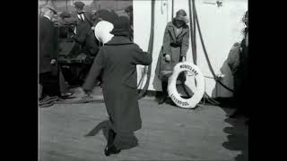 soccer game - football match - woman and men -  between 1922  & 1925 - Soft leather ball? screenshot 5