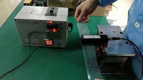 Clear label detection capacitive label sensor