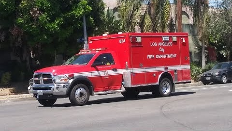 LAFD Rescue 881 (Reserve) Responding