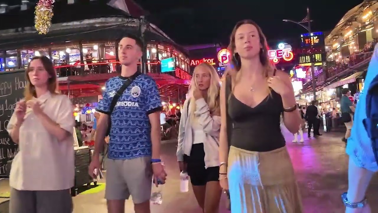 カンボジアの旅　初日　シェムリアップ　パブ通り