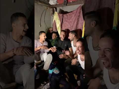 أيوه كده خلي الضحكه ترن في الزنزانه
