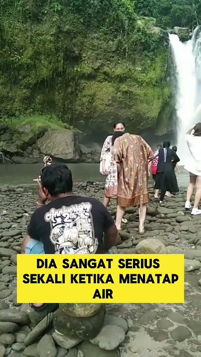 momen lucu ketika teman ku melihat pemandangan indah di air terjun ‼️ #lucu #ngakak #kocak #teman