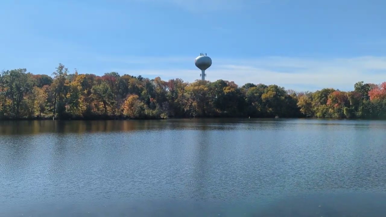 SIUE (Southern Illinois University Edwardsville) Tower Lake