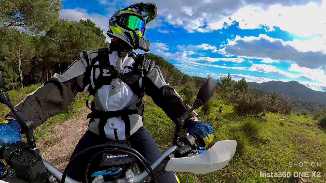 Guardare troppa DAKAR fa male - Husqvarna 701 enduro rally / EP.1 - YouTube