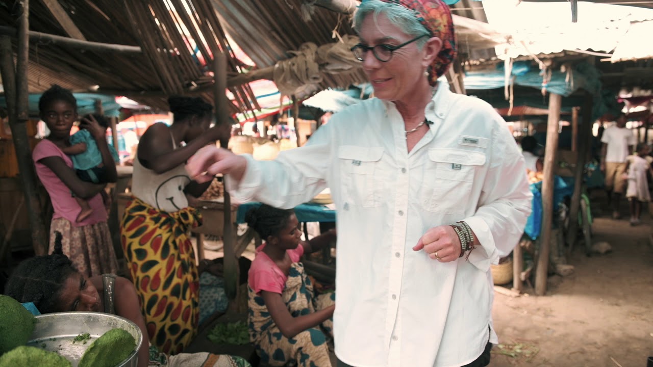 Healing Seekers Madagascar:  Market in Ambanja