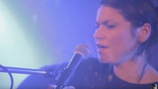 Lenka Dusilova & Baromantika - Smiluje (oficiální video) chords