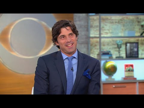 Video: Nacho Figueras, Seksi Argentinski Polo Igrač