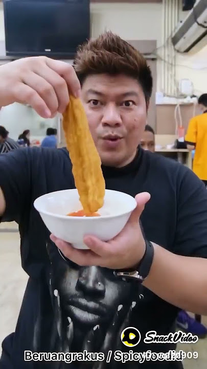 Penjual cakwe legendaris pasar baru jakarta pusat