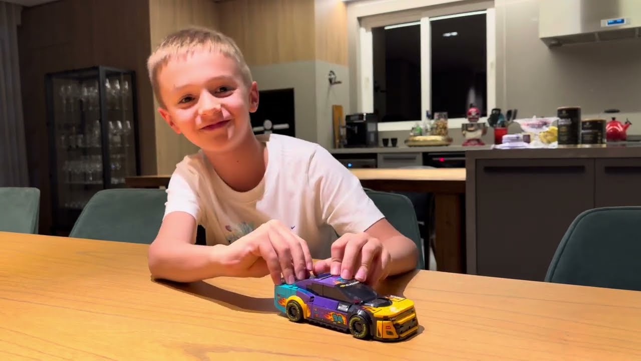 Montando o Lego 76935 Nascar Next Gen Chevrolet Camaro ZL1.