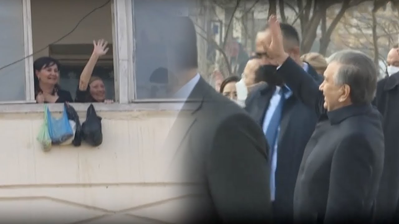 Шавкат Мирзиёев незапланированно пешком обошёл махаллю и встретился с местными жителями