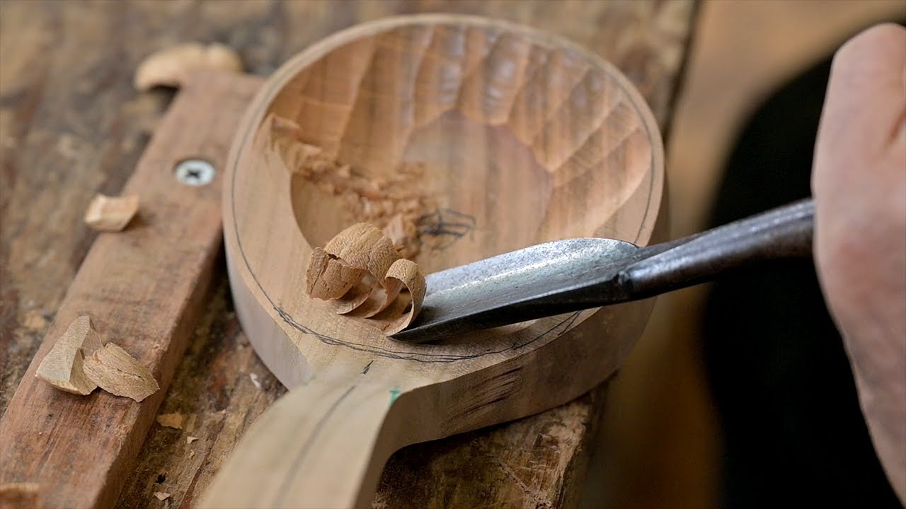 Making a wooden ladle by a wood craftsman in Itoshima. 糸島の木工職人 | カントリーチェア