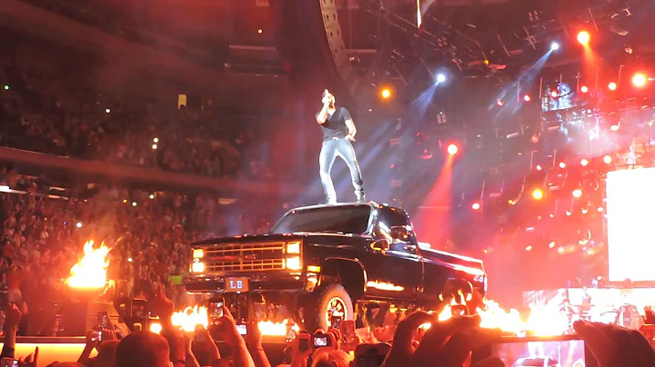 Luke Bryan - That's My Kinda Night - Madison  Square Garden