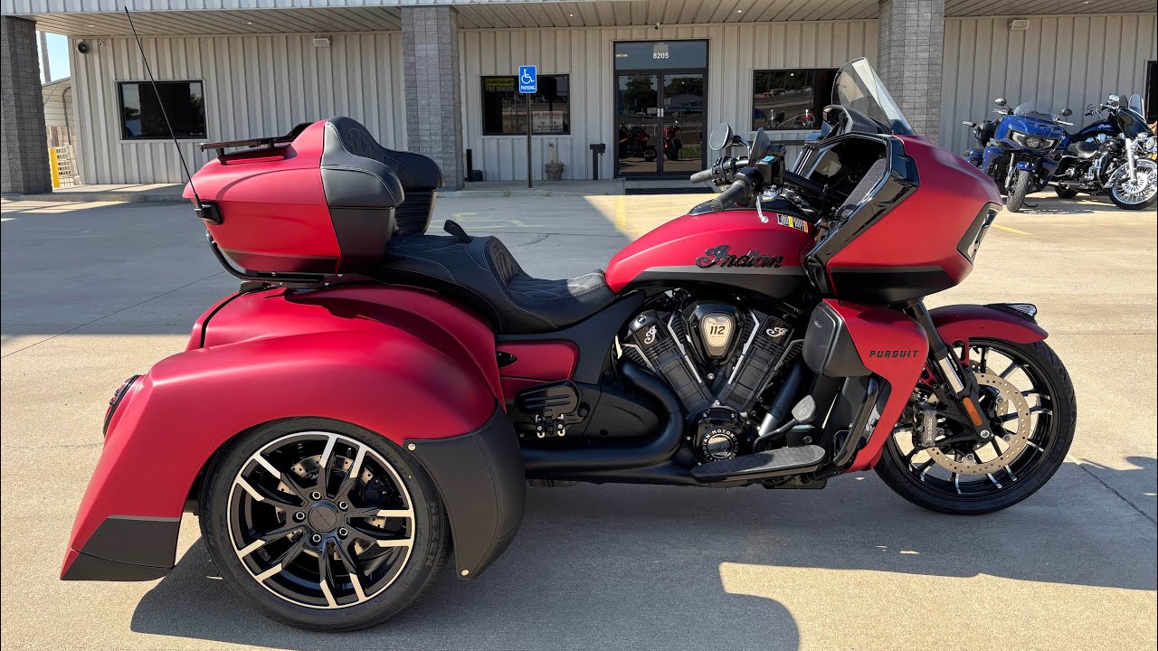 2025 Indian Pursuit Dark Horse 112" with Hannigan Trike Kit in Sunset Red Smoke