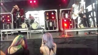 Asking Alexandria - I Won't Give In live @ Carolina Rebellion