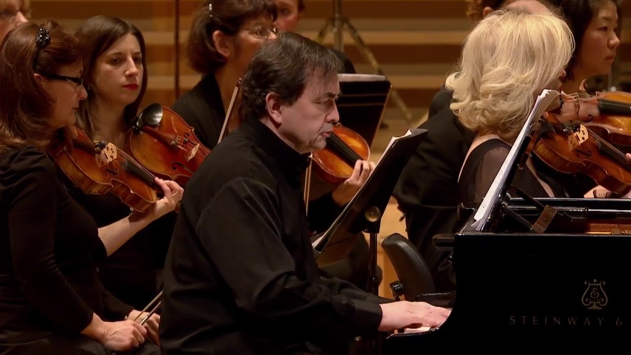Elliott Carter: Two Controversies and a Conversation , concerto pour piano et percussions camera iphone 8 plus apk