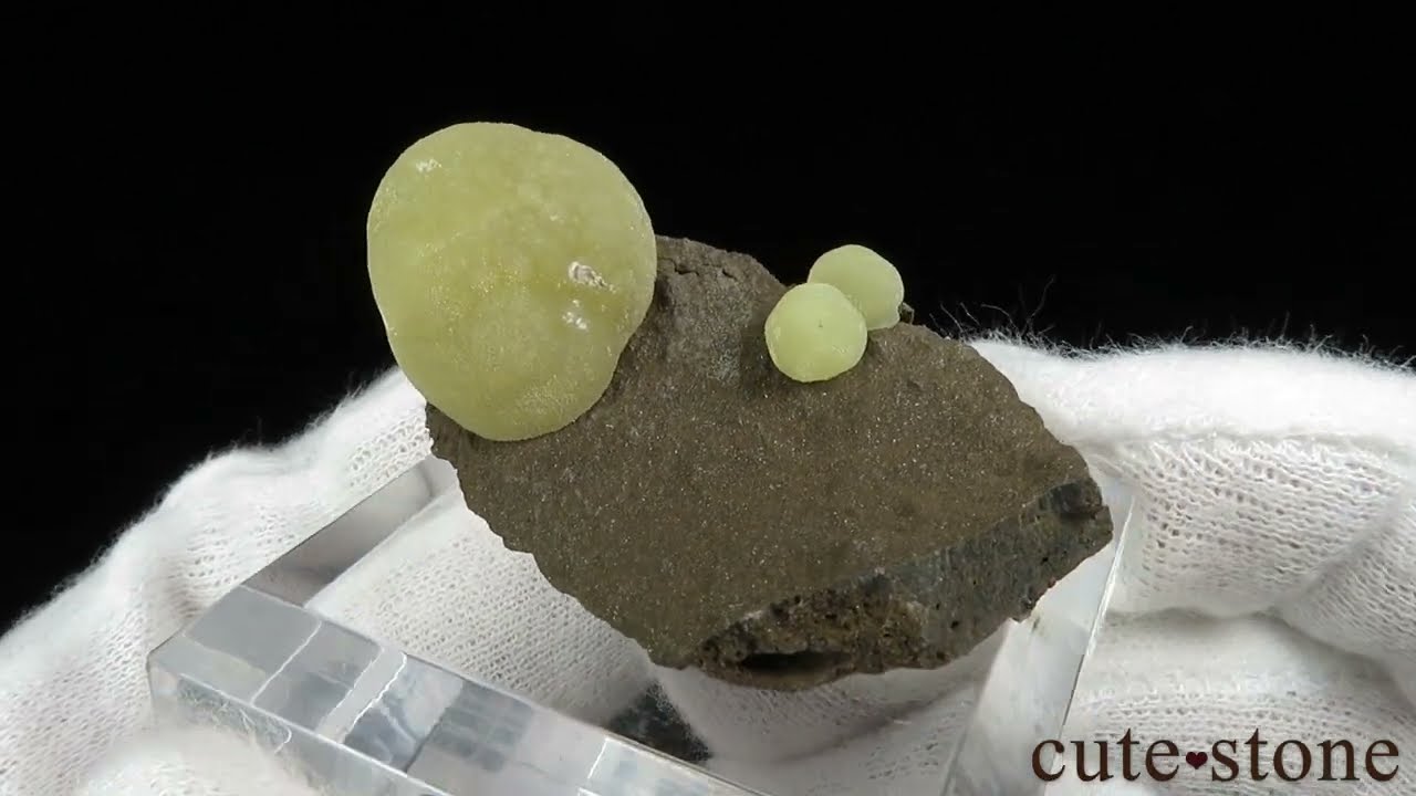 イタリア Campomorto産 カルサイトの原石 No.1 - cute stone -