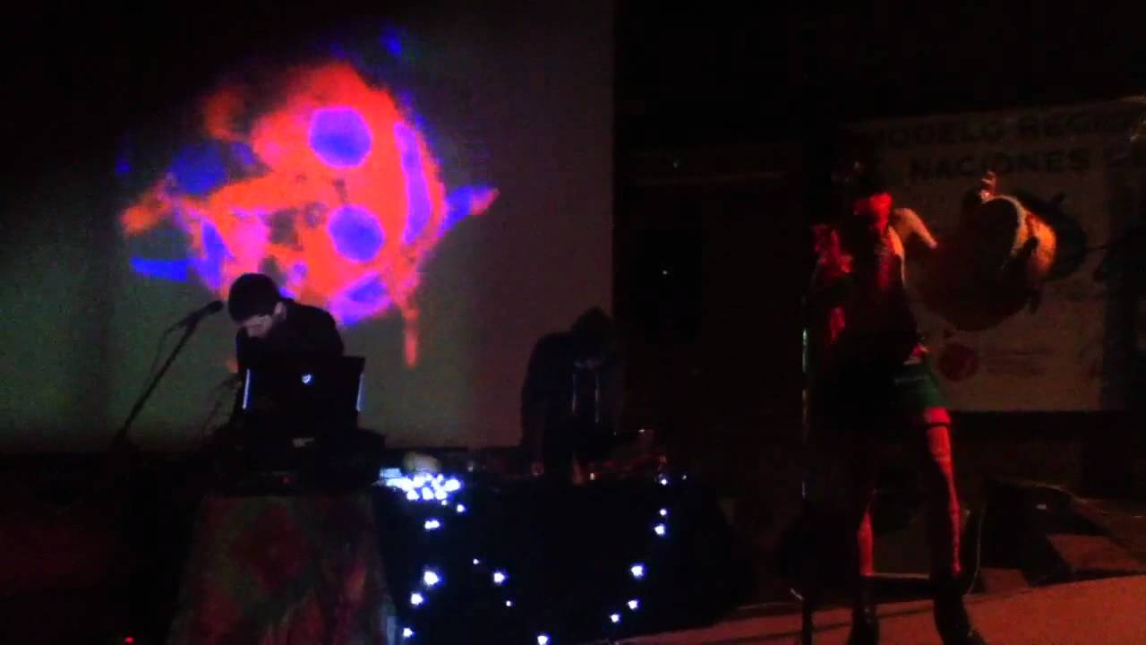 Tata Laxague y Naiara Armendariz - La Gota Cava La Piedra