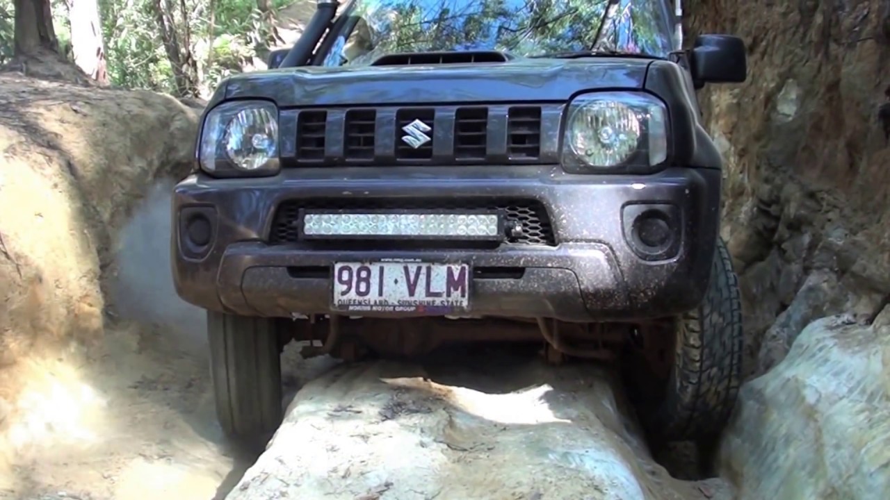 Landcruiser 80 series VS Suzuki Jimny 4x4 offroad challenge!
