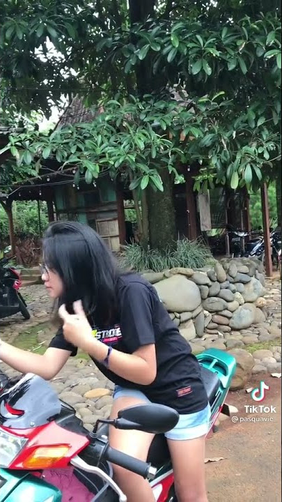 story cewek cantik naik fiz R