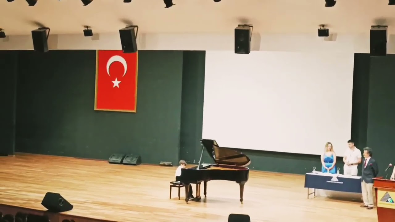 Uras Efe Değerli - W. Gillock, Holiday in Paris