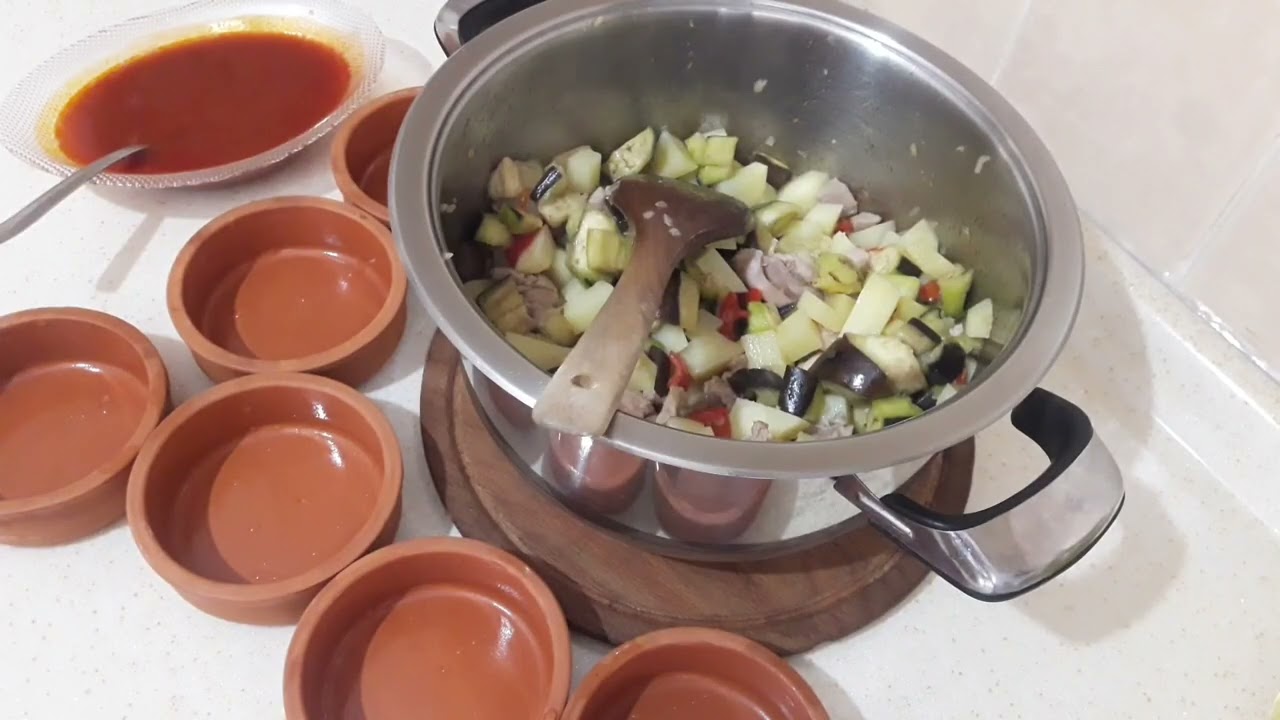 değişik yemek tarifi❗az sebze varsa ❗patlıcanı birde böyle deneyin❗tavuklu sebzeli güveç tarifi