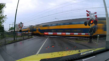 Een VIRM door Bunnik