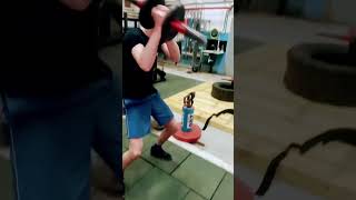 Денис повторил эстафету за Серегой, кто быстрее?) #sport #спорт #strong #россия #сила #хмао #сургут