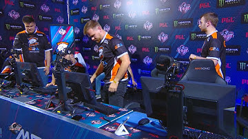 Snax angry at byali for exposing himself instead of planting the bomb in cover