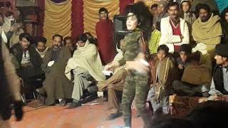Mundiyaa Nu Soli Otay Tangi Rakhdiya Ay Mera Nakhra Neha Malik Dance On Wedding