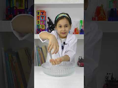 Как перевернуть стакан, не пролив воду #экспериментыдлядетей #физика #химия #наукадлядетей #наука_ая