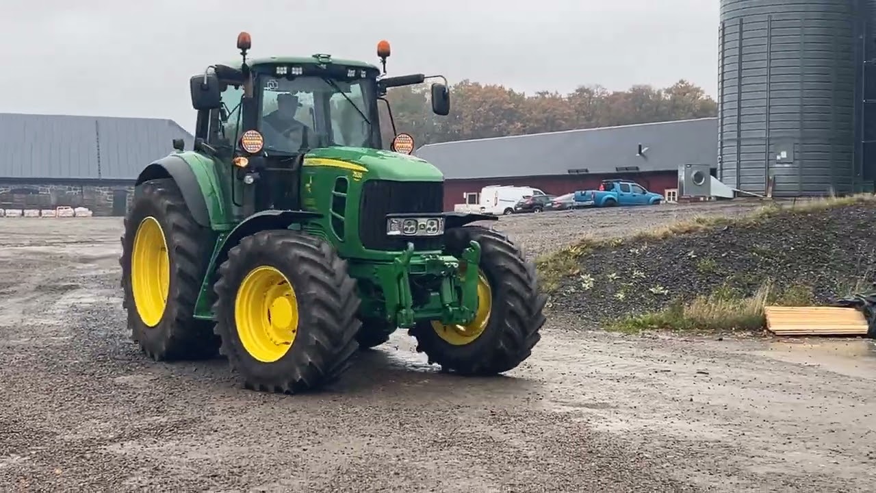 Traktor med frontlyft JOHN DEERE 7530 Premium