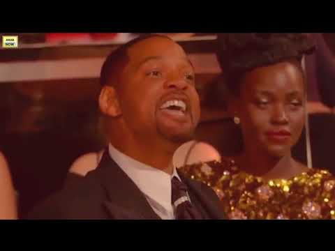 ويل سميث يصفح مقدم البرنامج في حفلة توزيع جوائز الاوسكار Will Smith Reviews His Teammate 