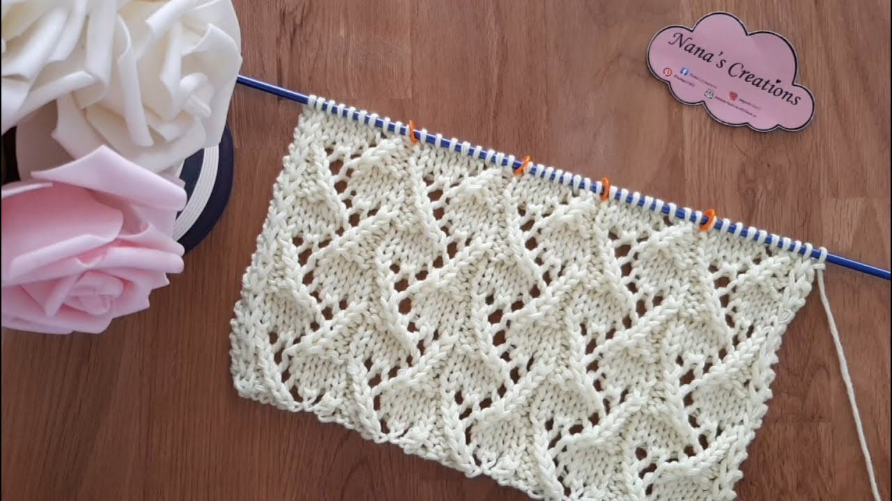 Motivo traforato ai ferri n° 526/ Knitted fantasy motif / Motivo fantasia a dos agujas