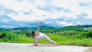 Take A Pause With Mia Simple Office Yoga Flow, Cool Easy Yoga Trick For Beginners