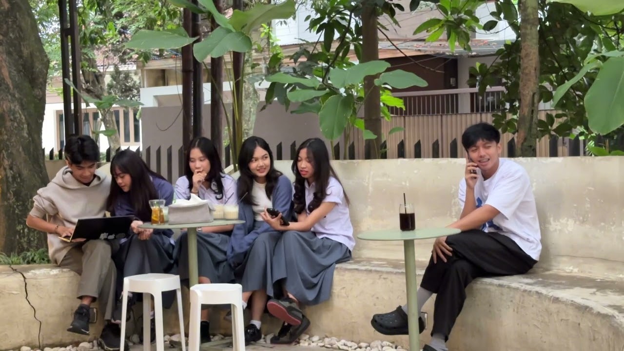 PRANK ANAK2 SMA NGAJAK CEWE ICLIK EH KENA GEPLAK