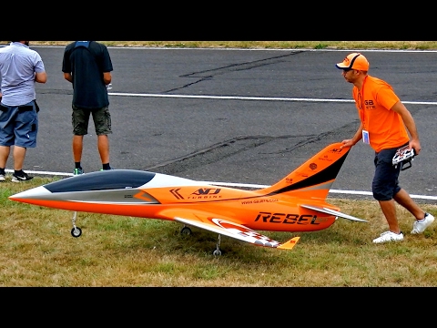 REBEL PRO BIG RC TRAINER MODEL TURBINE JET DEMO FLIGHT / Jetpower Fair 2016  