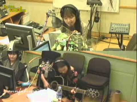 100920 Lee Hyori (guitar) + Ock Joohyun - Ain't No Sunshine @ Music Square