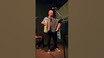 Thumbnail of Feira de Mangaio na passagem de som - Trio Forrozão