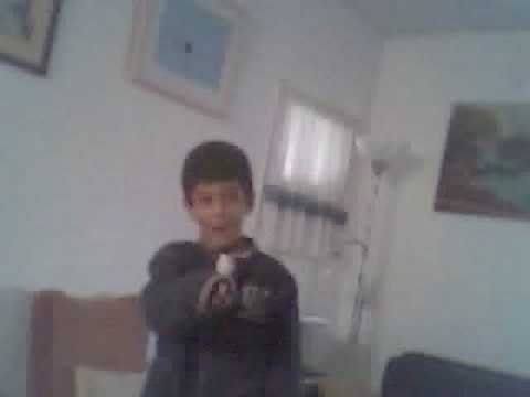 Evyatar Schorr cantando "Adon Shoko"