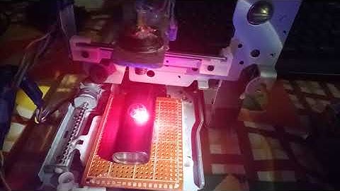 Лазерный робот жжет...