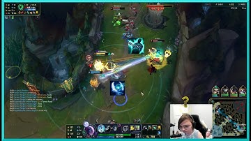 Sneaky gets suprised by Thresh Q Bug | LoL-Clips Twitch Clips