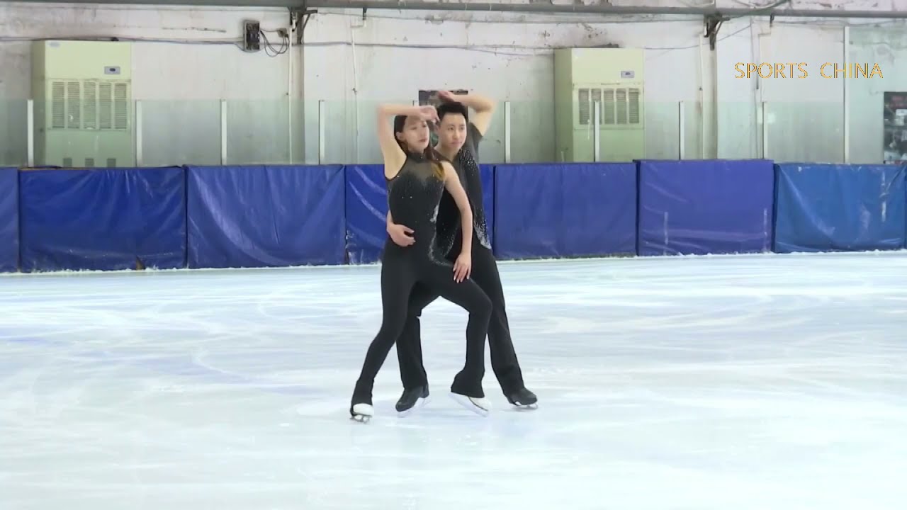 宁婉棋/王超 成年组—冰上舞蹈—韵律舞 得分：61.88 | 2021-2022赛季全国花样滑冰大奖赛 Ning/Wang Figure Skating—Ice dance—Rhythm Dance