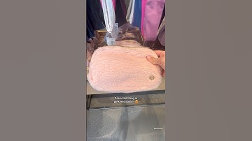 SO CUTE! 😍 pink mist/gold fleece belt bag! #lululemon #lululemoncreator #lululemonbeltbag