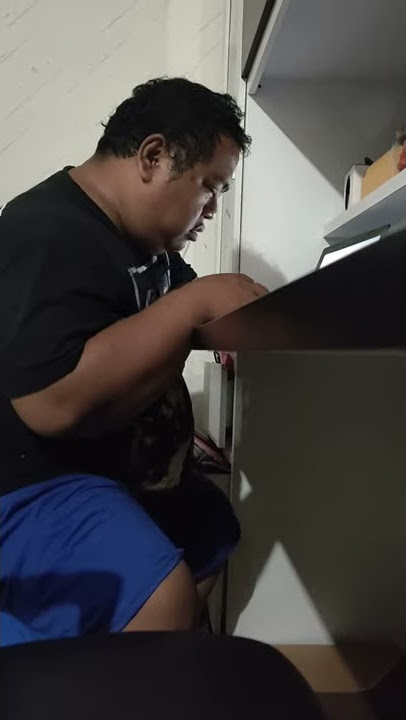 Pakiyo Main laptop ketiduran (Pakiyo oye gendut series)