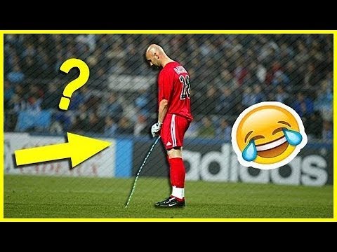 ►Football Player Pissing During Game ● Funny Football Moments