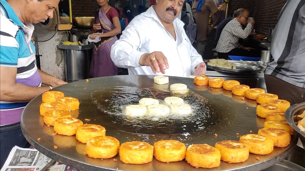 Famous Chole Patties Wala of Ulhasnagar | 60 Years Old Shop | Indian Street Food | Aamchi Mumbai